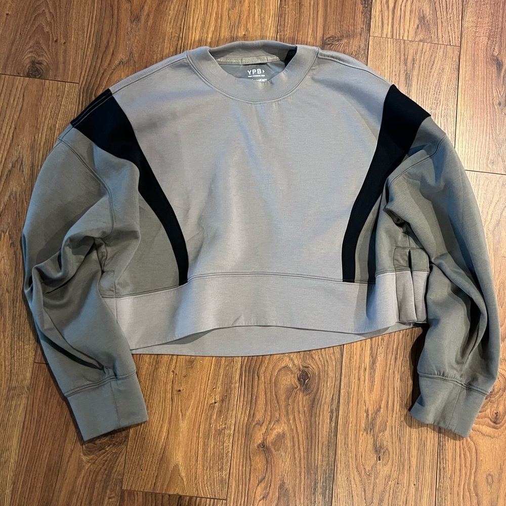 Abercrombie & Fitch YPB Crew Size M